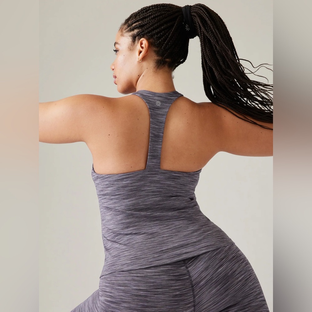 Athletes transcend scoop built in bra top violet